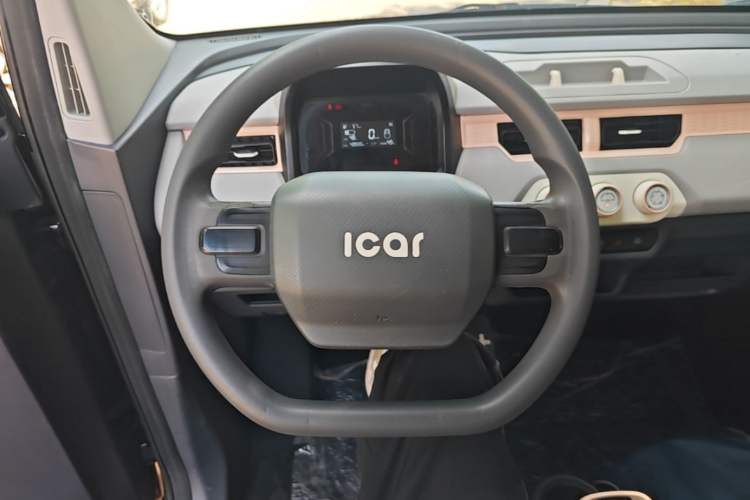 Used Chery QQ Ice Cream 2022 120km Milkshake Phosphate Lithium-Iron Steering Wheel