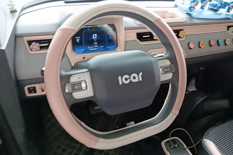 Used Chery QQ Ice Cream 2022 170km Sundae Phosphate Lithium-Ion Steering Wheel