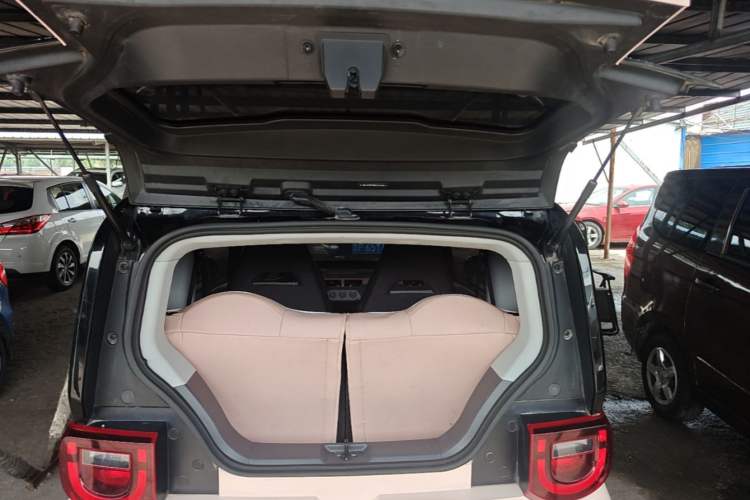 Used Chery QQ Ice Cream 2022 170km Sundae Phosphate Lithium-Ion Trunk