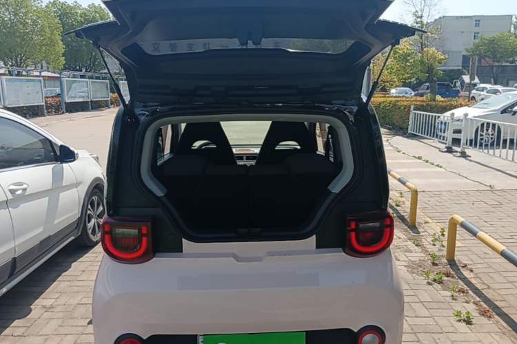 Used Chery QQ Ice Cream 2022 170km Sundae Phosphate Lithium-Ion Trunk