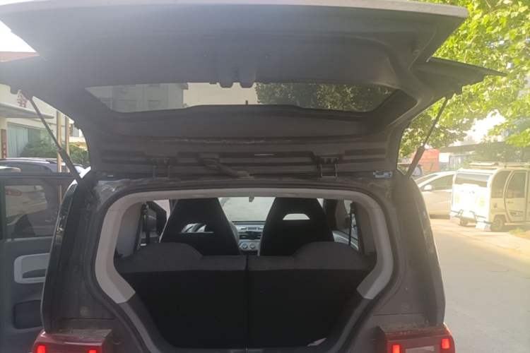 Used Chery QQ Ice Cream 2022 170km Sundae Phosphate Lithium-Ion Trunk