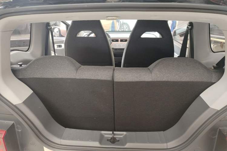 Used Chery QQ Ice Cream 2022 Pudding Model Trunk