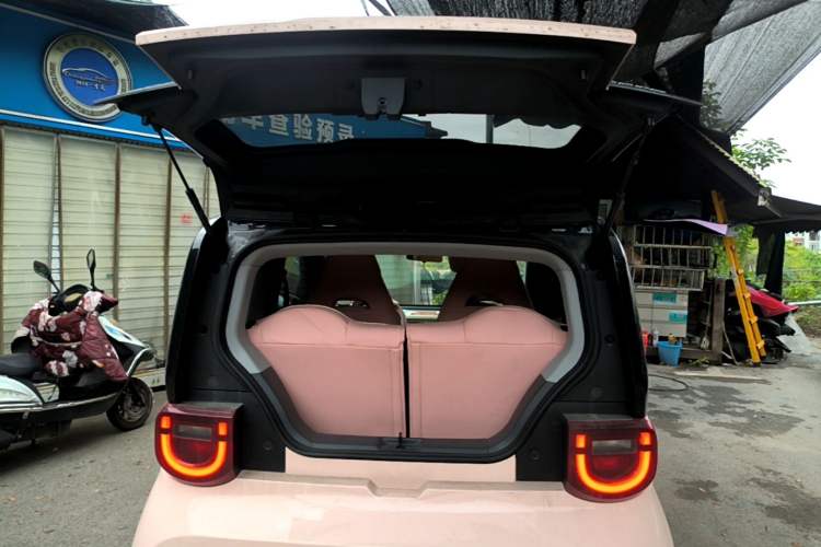Used Chery QQ Ice Cream 2022 170km Sundae Phosphate Lithium-Ion Trunk