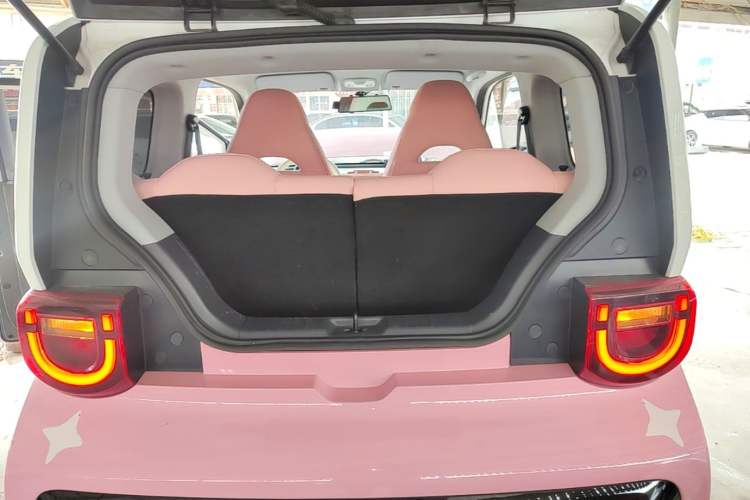 Used Chery QQ Ice Cream 2022 Taohuanxi Fragrant Peach Model Trunk