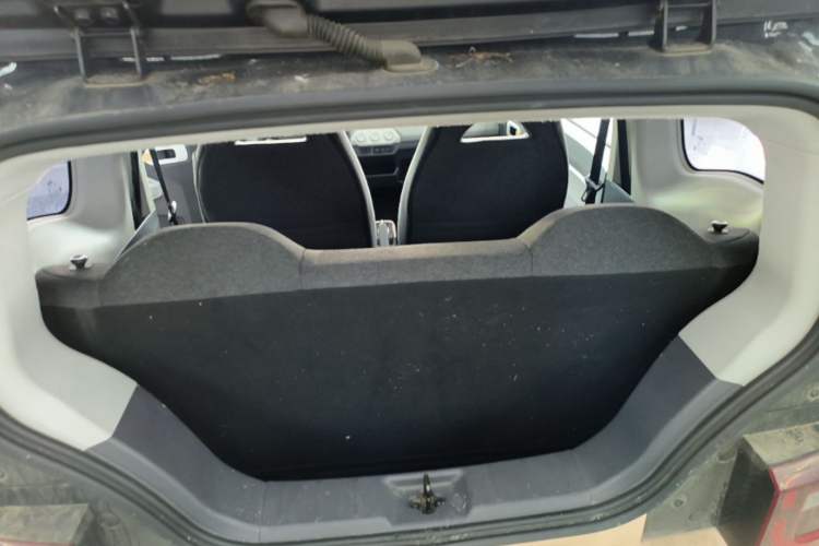 Used Chery QQ Ice Cream 2022 120km Milkshake Phosphate Lithium-Iron Trunk