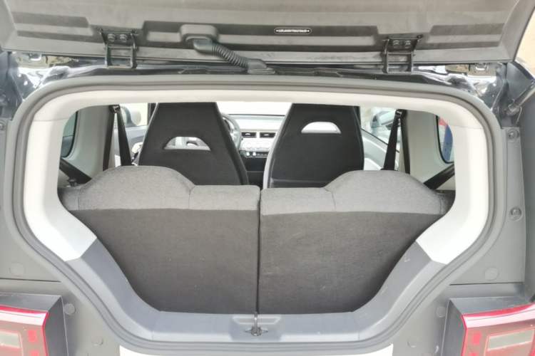 Used Chery QQ Ice Cream 2022 170km Sundae Phosphate Lithium-Ion Trunk