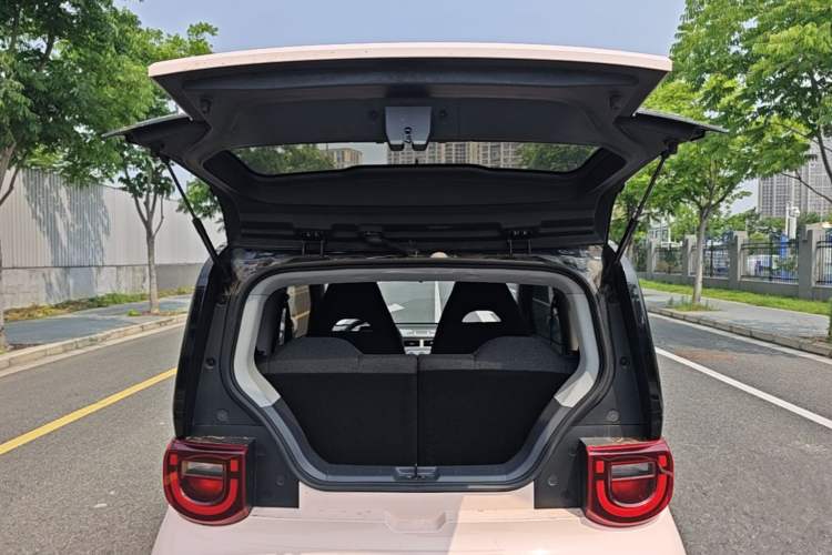 Used Chery QQ Ice Cream 2022 170km Sundae Phosphate Lithium-Ion Trunk