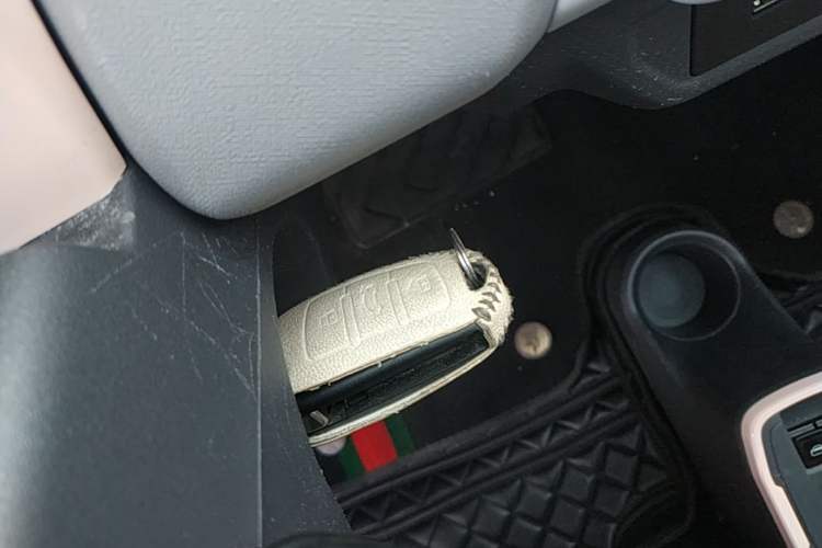 Used Chery QQ Ice Cream 2022 170km Sundae Phosphate Lithium-Ion Vehicle Key
