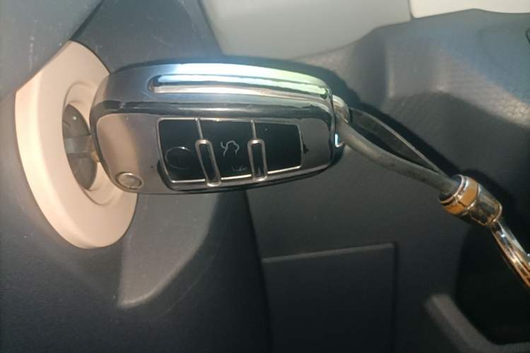 Used Chery QQ Ice Cream 2022 170km Sundae Phosphate Lithium-Ion Vehicle Key