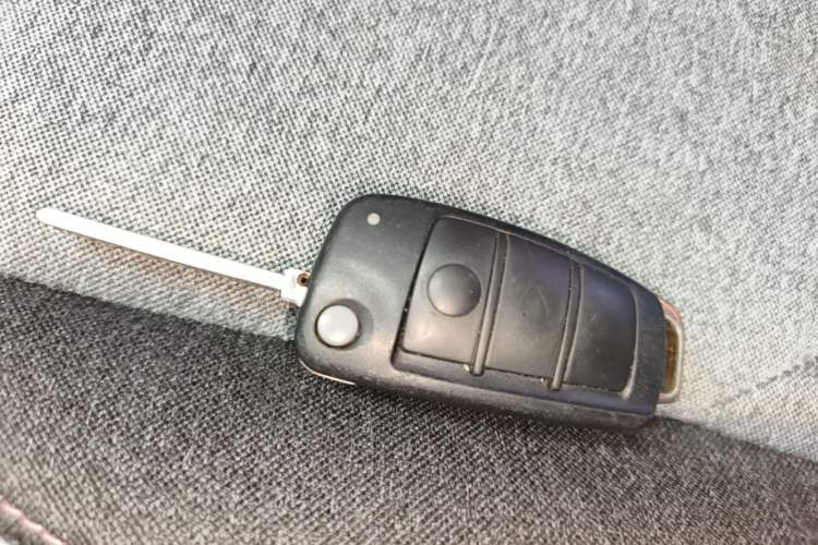 Used Chery QQ Ice Cream 2022 170km Sundae Phosphate Lithium-Ion Vehicle Key