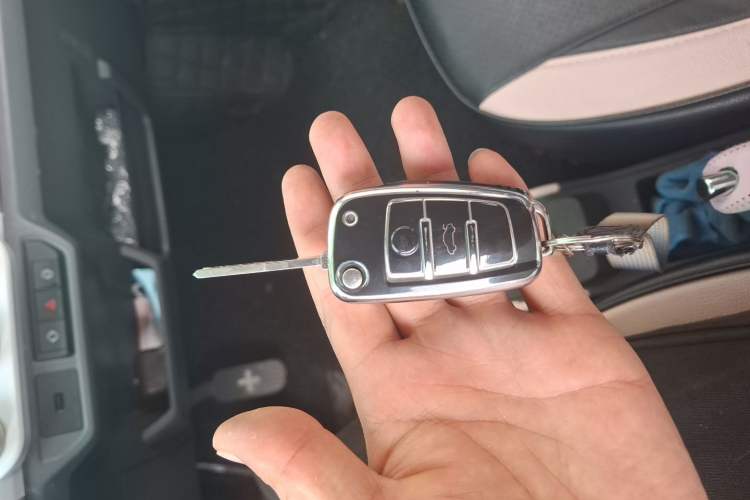 Used Chery QQ Ice Cream 2022 120km Conical Shape Lithium Iron Phosphate Vehicle Key
