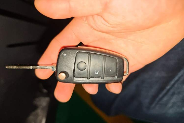 Used Chery QQ Ice Cream 2022 170km Sundae Phosphate Lithium-Ion Vehicle Key