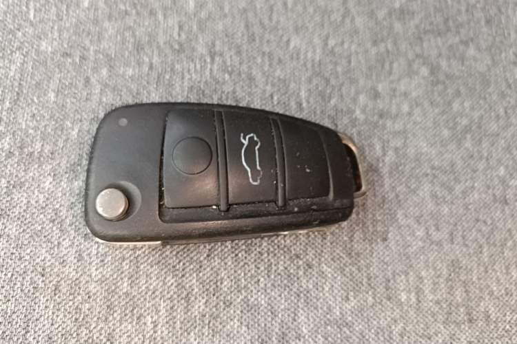 Used Chery QQ Ice Cream 2022 170km Sundae Phosphate Lithium-Ion Vehicle Key