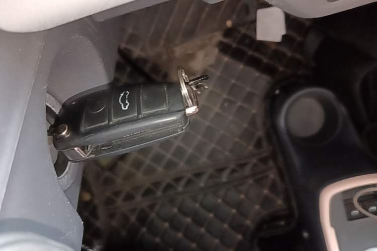Used Chery QQ Ice Cream 2022 170km Sundae Phosphate Lithium-Ion Vehicle Key
