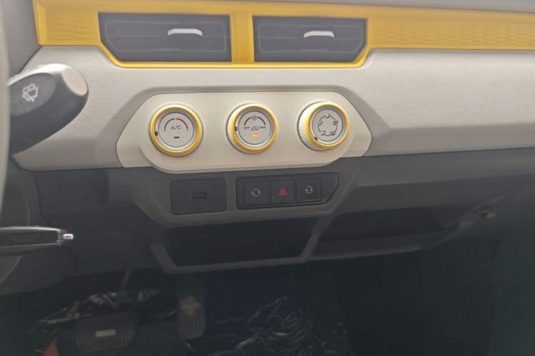 Used Chery QQ Ice Cream 2022 Pudding Model Audio And AC Panel