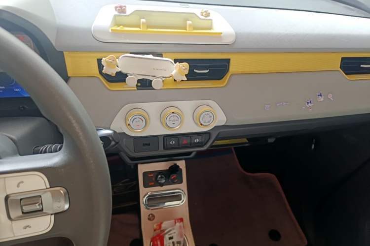 Used Chery QQ Ice Cream 2022 170km Sundae Phosphate Lithium-Ion Audio And AC Panel