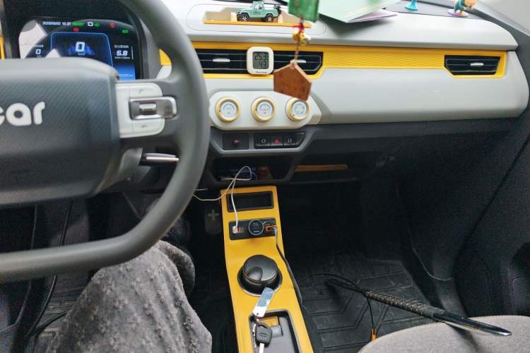 Used Chery QQ Ice Cream 2022 120km Conical Shape Lithium Iron Phosphate Audio And AC Panel