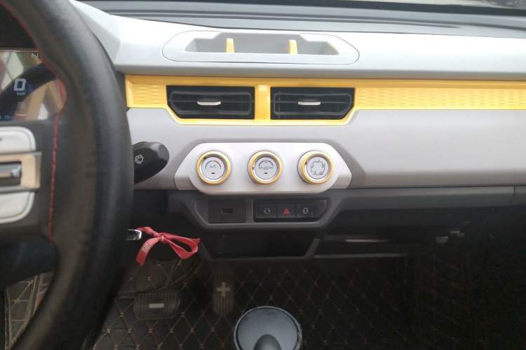 Used Chery QQ Ice Cream 2022 170km Sundae Phosphate Lithium-Ion Audio And AC Panel