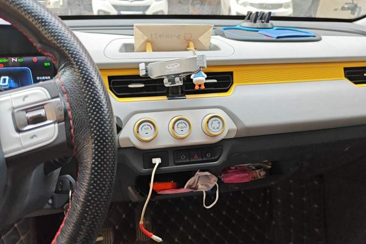 Used Chery QQ Ice Cream 2022 120km Conical Shape Lithium Iron Phosphate Audio And AC Panel