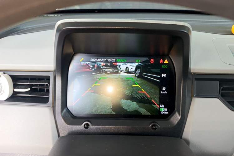 Used Chery QQ Ice Cream 2022 170km Sundae Phosphate Lithium-Ion Audio And AC Panel