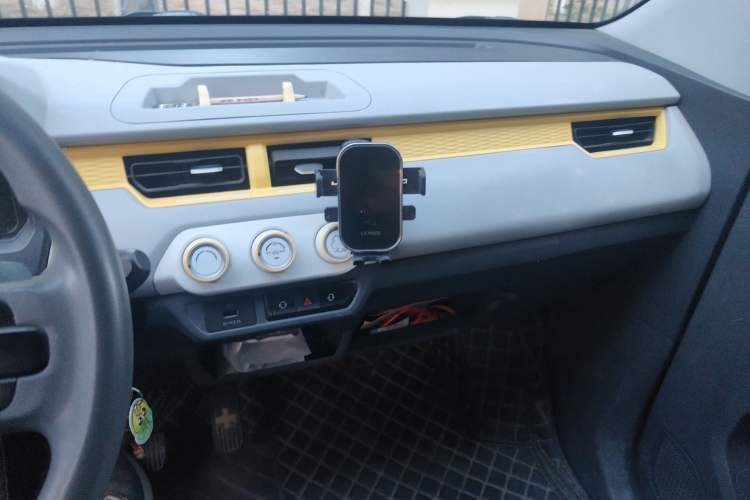 Used Chery QQ Ice Cream 2022 120km Milkshake Phosphate Lithium-Iron Audio And AC Panel