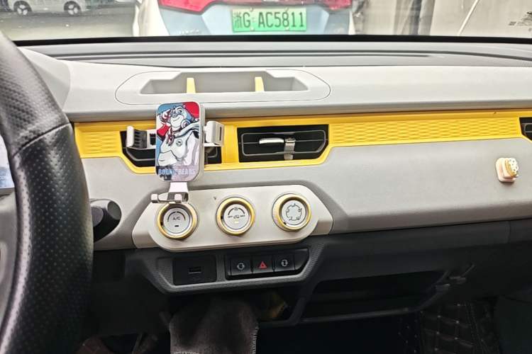 Used Chery QQ Ice Cream 2022 120km Conical Shape Lithium Iron Phosphate Audio And AC Panel