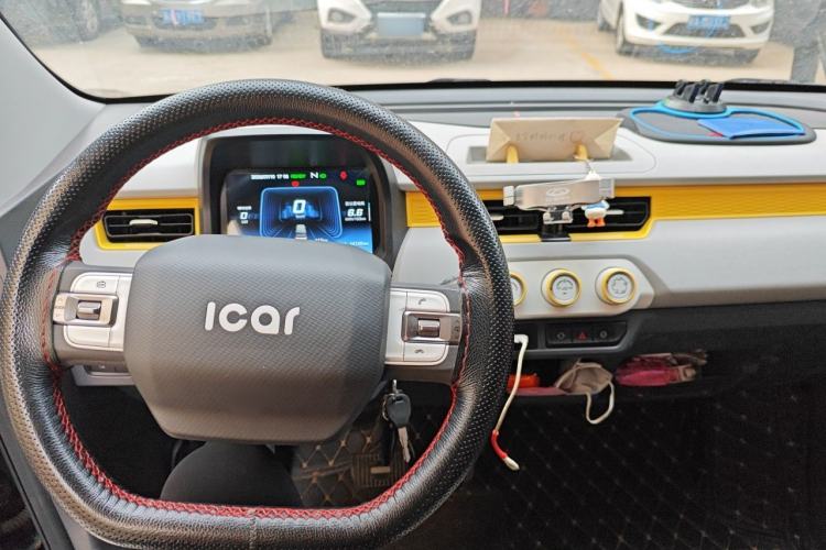 Used Chery QQ Ice Cream 2022 120km Conical Shape Lithium Iron Phosphate Center Console