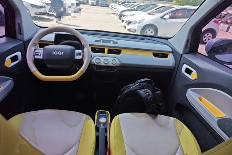 Used Chery QQ Ice Cream 2022 120km Conical Shape Lithium Iron Phosphate Center Console