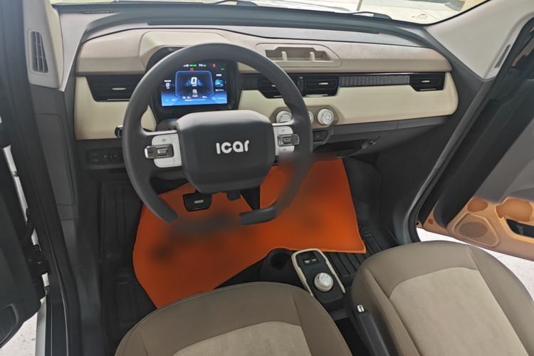 Used Chery QQ Ice Cream 2022 120km Conical Shape Lithium Iron Phosphate Center Console