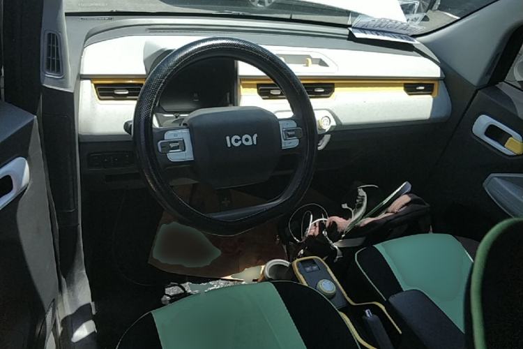 Used Chery QQ Ice Cream 2022 170km Sundae Phosphate Lithium-Ion Center Console