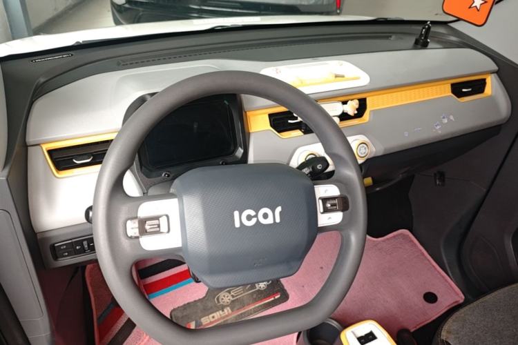 Used Chery QQ Ice Cream 2022 170km Sundae Phosphate Lithium-Ion Center Console