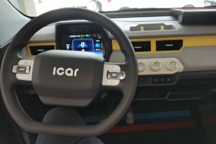 Used Chery QQ Ice Cream 2022 120km Conical Shape Lithium Iron Phosphate Center Console