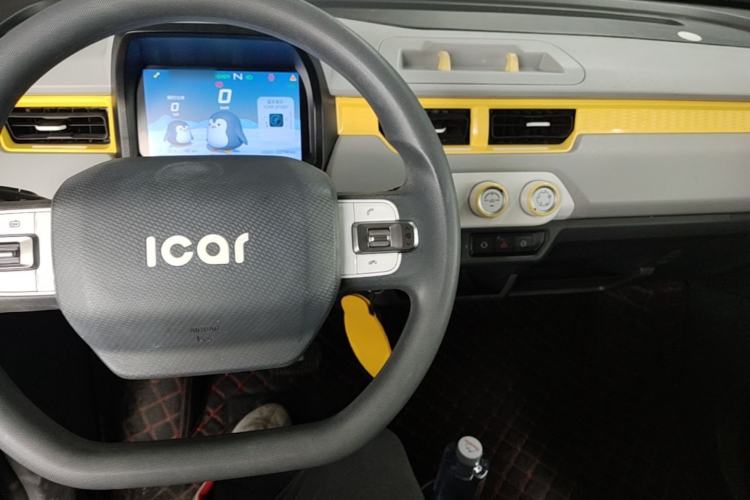 Used Chery QQ Ice Cream 2022 170km Sundae Phosphate Lithium-Ion Center Console