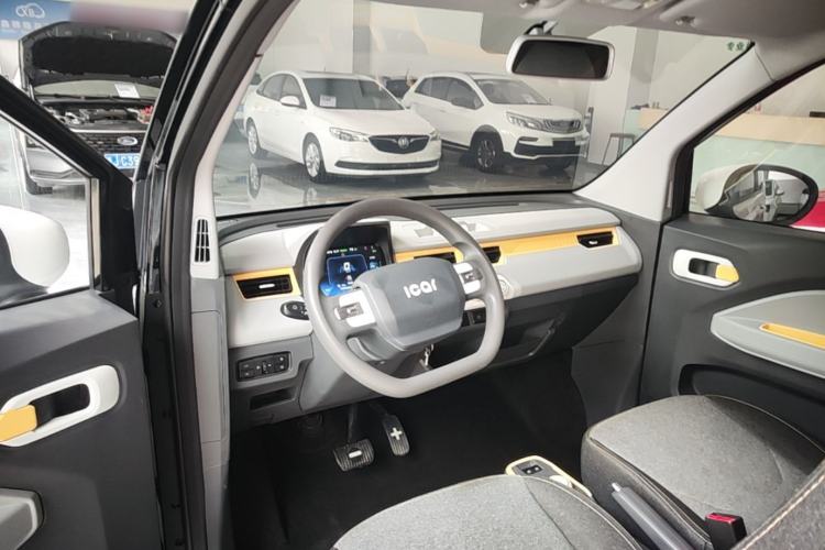 Used Chery QQ Ice Cream 2022 170km Sundae Ternary Lithium Center Console