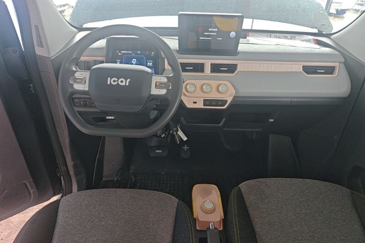 Used Chery QQ Ice Cream 2022 170km Sundae Phosphate Lithium-Ion Center Console