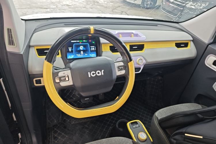 Used Chery QQ Ice Cream 2022 170km Sundae Phosphate Lithium-Ion Center Console