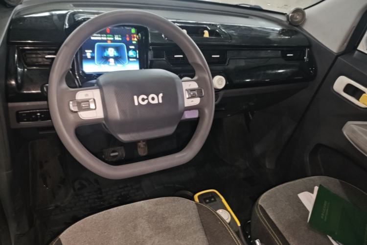 Used Chery QQ Ice Cream 2022 170km Sundae Phosphate Lithium-Ion Center Console