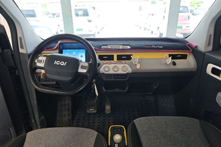 Used Chery QQ Ice Cream 2022 170km Sundae Phosphate Lithium-Ion Center Console