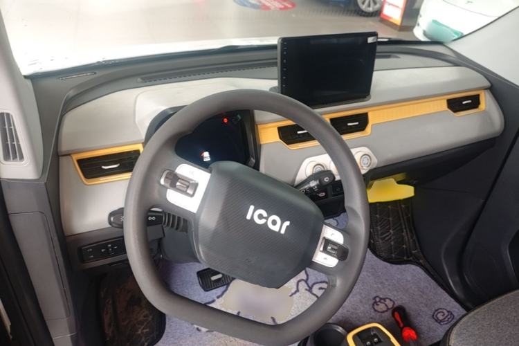 Used Chery QQ Ice Cream 2022 170km Sundae Phosphate Lithium-Ion Center Console