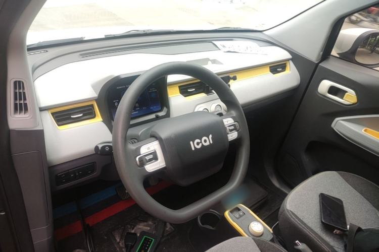 Used Chery QQ Ice Cream 2022 120km Conical Shape Lithium Iron Phosphate Center Console