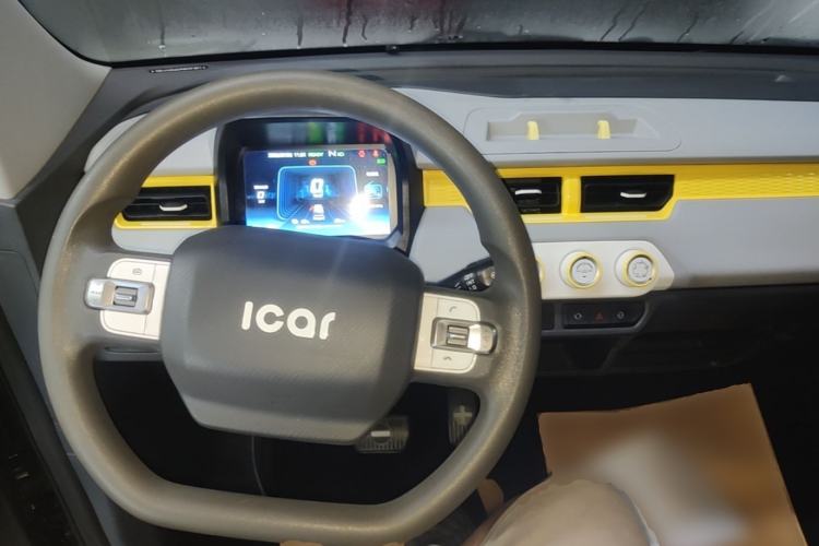 Used Chery QQ Ice Cream 2022 170km Sundae Ternary Lithium Center Console
