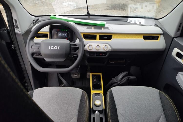 Used Chery QQ Ice Cream 2022 120km Milkshake Phosphate Lithium-Iron Center Console