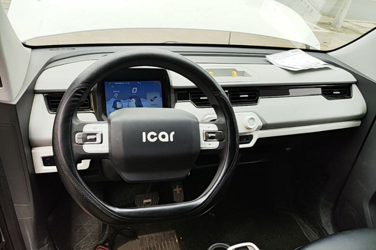 Used Chery QQ Ice Cream 2022 170km Sundae Phosphate Lithium-Ion Center Console