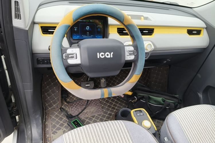 Used Chery QQ Ice Cream 2022 170km Sundae Phosphate Lithium-Ion Center Console