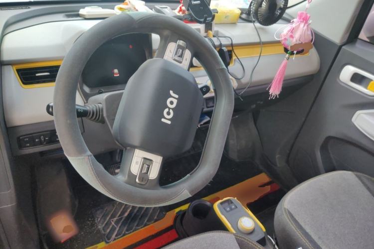Used Chery QQ Ice Cream 2022 170km Sundae Phosphate Lithium-Ion Center Console