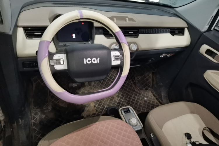 Used Chery QQ Ice Cream 2022 170km Sundae Phosphate Lithium-Ion Center Console