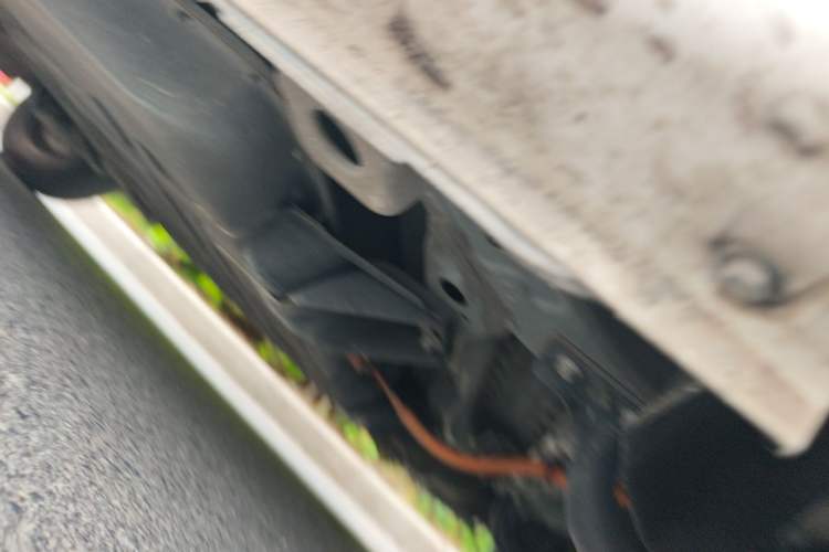 Used Chery QQ Ice Cream 2022 120km Conical Shape Lithium Iron Phosphate Chassis Front Right