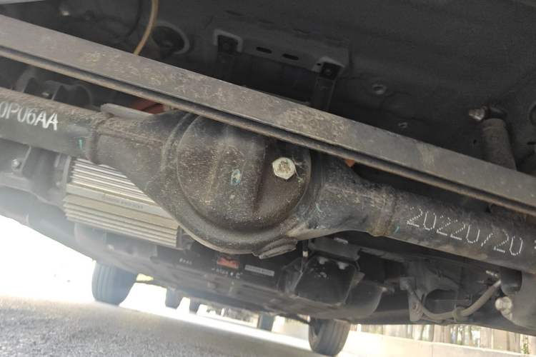 Used Chery QQ Ice Cream 2022 120km Conical Shape Lithium Iron Phosphate Chassis Rear