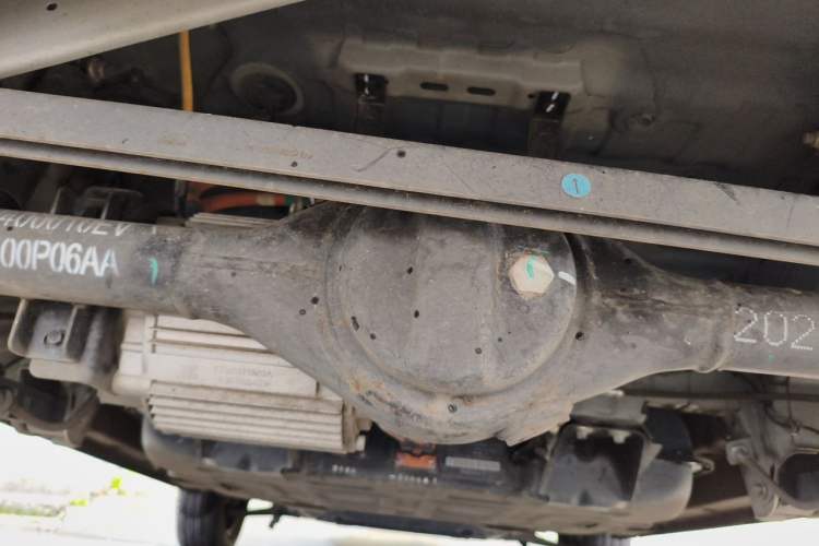 Used Chery QQ Ice Cream 2022 170km Sundae Phosphate Lithium-Ion Chassis Rear
