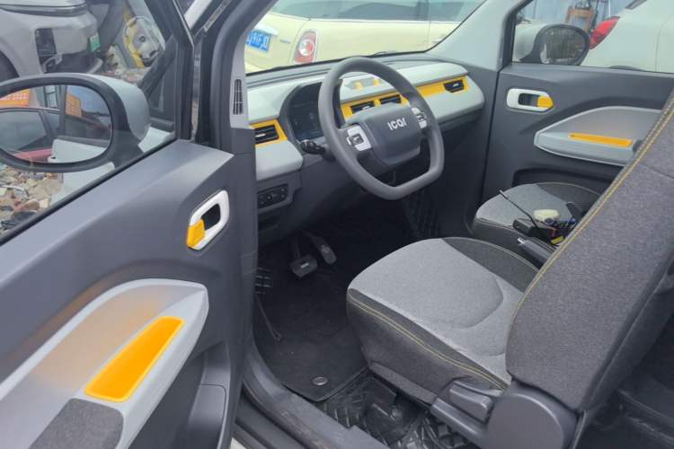 Used Chery QQ Ice Cream 2022 170km Sundae Phosphate Lithium-Ion Driver Seat